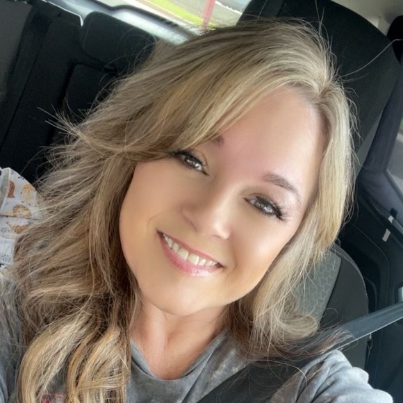 kaylaakins733